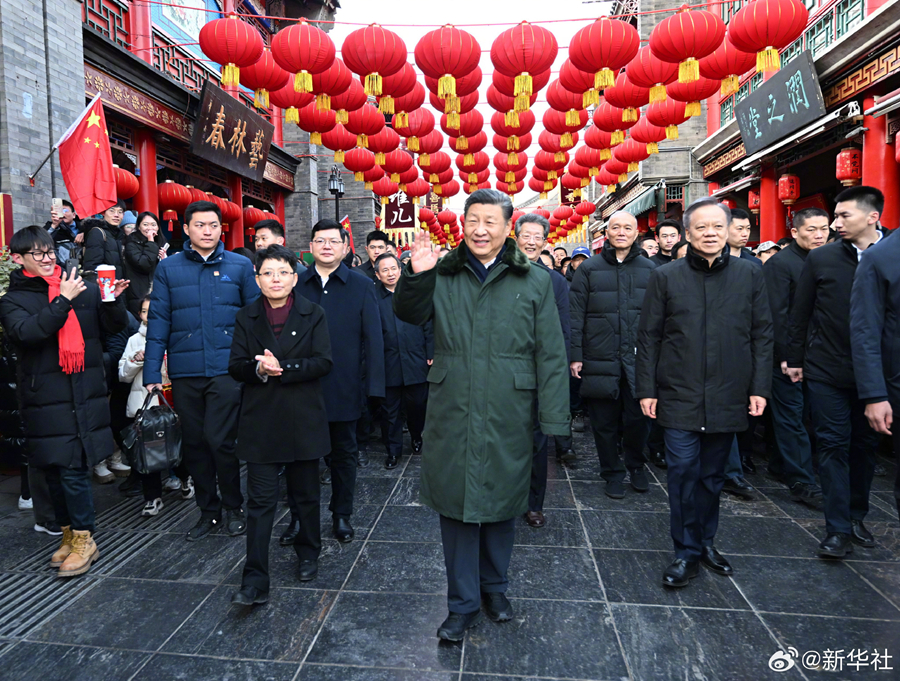 习近平春节前夕在天津看望慰问基层干部群众_fororder_13