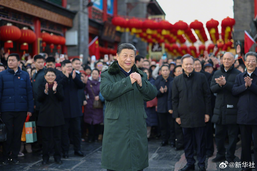 习近平春节前夕在天津看望慰问基层干部群众_fororder_18