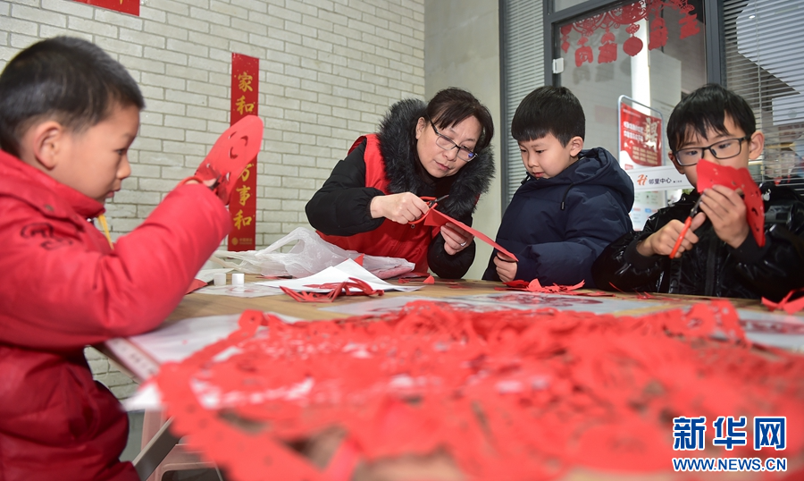 河南洛阳：多彩活动迎新年