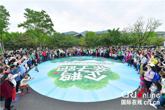 （供稿 旅游列表 三吴大地南京 移动版）江苏汤山国际旅行社揭牌 立体球幕影院将开放