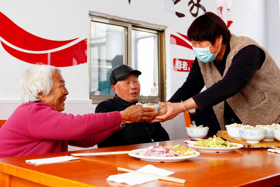 山东日照：幸福院（长者食堂）里的晚年生活