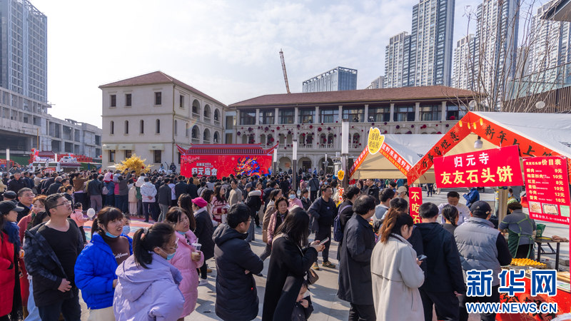 湖北武汉：非遗民俗庙会年味十足