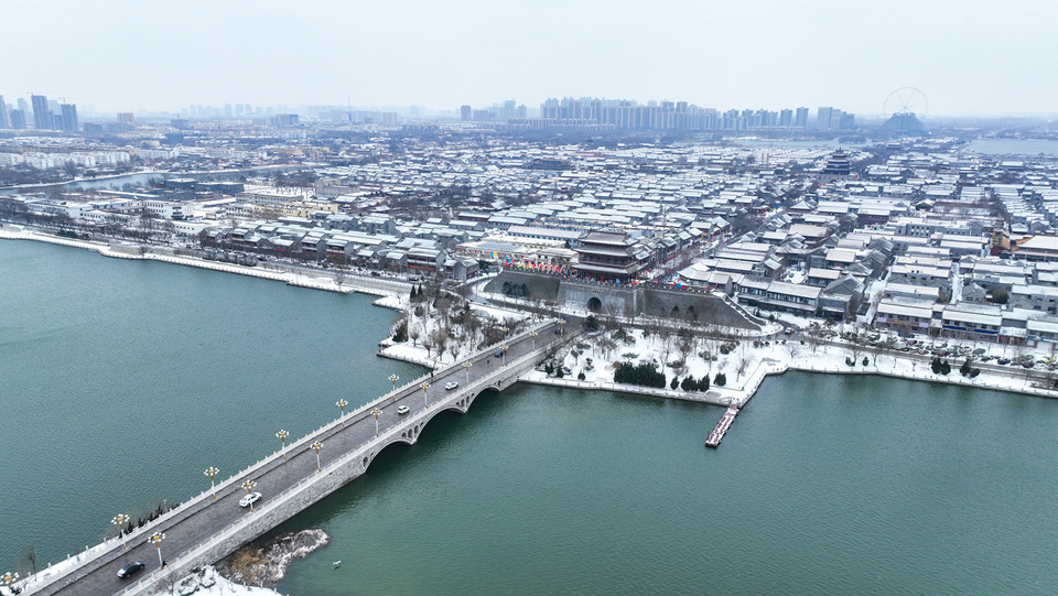 聊城：古城雪景 美不胜收