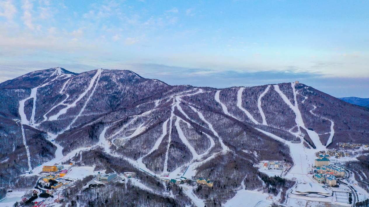 亚布力春节假期滑雪深度游客量全国第一