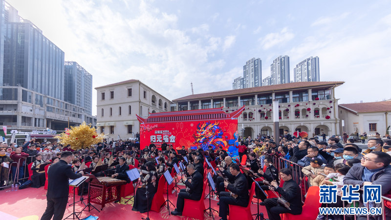 湖北武汉：非遗民俗庙会年味十足