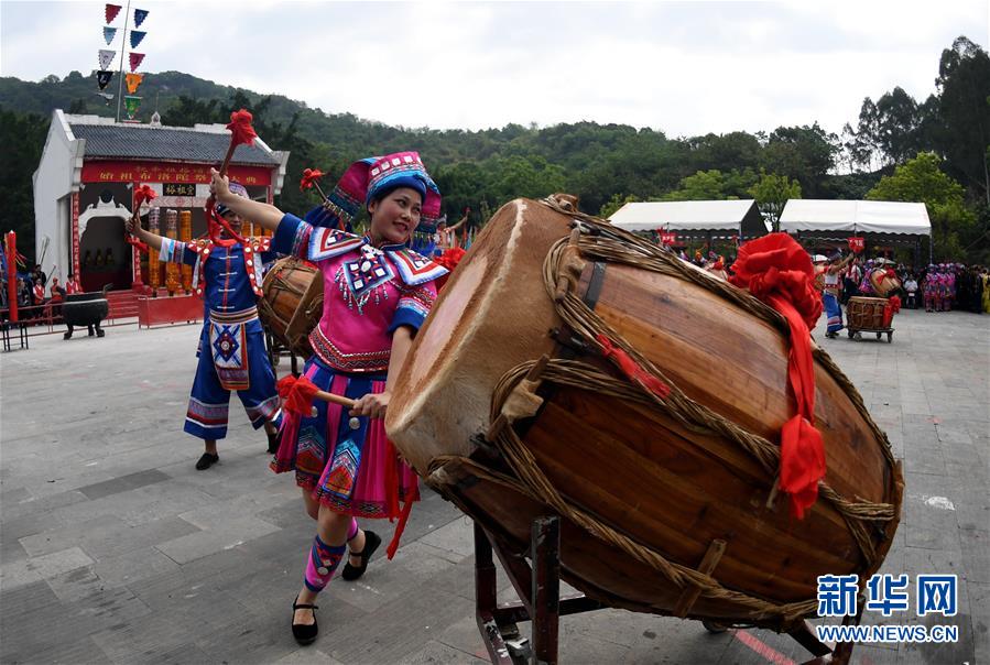 百色市布洛陀民俗文化旅游节举行