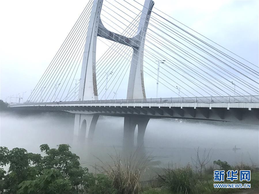 烟雨漓江