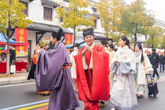 南京高淳：登高祈福闹元宵 游子山“晒霉”享民俗_fororder_图片10_副本