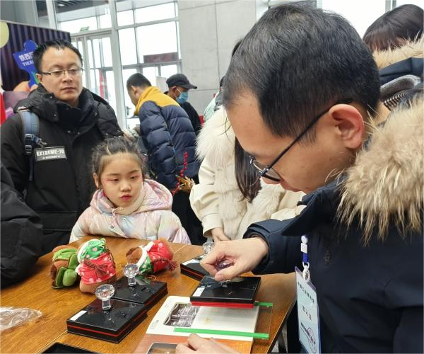 中国工业博物馆元宵节“龙”重开馆 市民游客热情打卡_fororder_图片5