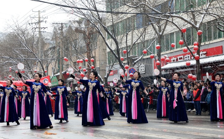 【原创】锣鼓喧天歌盛世 龙腾狮舞闹新春 天水市甘谷县举行2024年春节文化汇演活动_fororder_9ec50d30fb384cd88a3cc1397e41863b