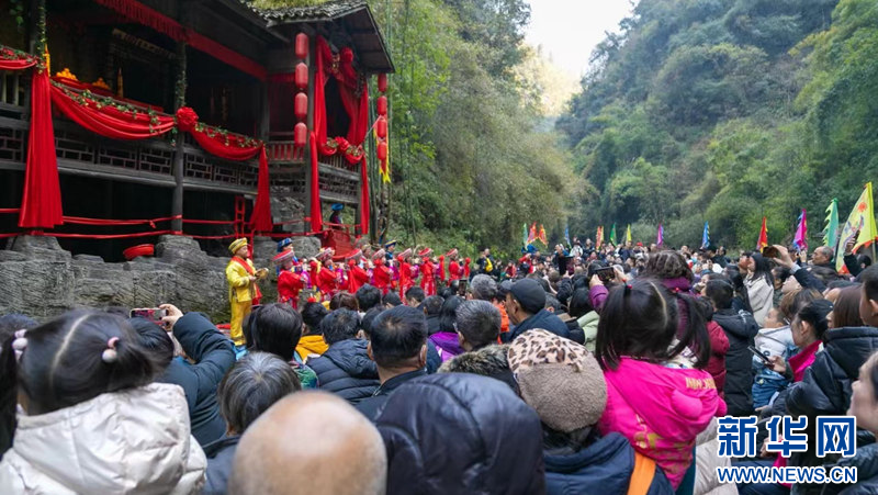 水上旅游“火出圈”——春节长江水上旅游扫描