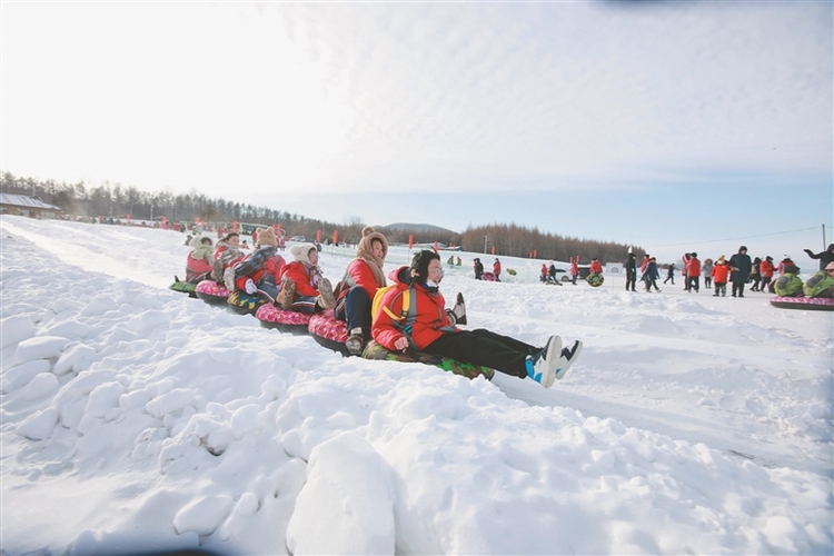 这个冰雪季 让游客记住了多彩双鸭山