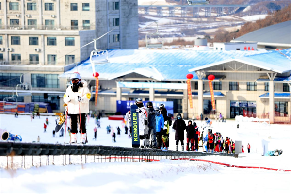 第十一届延吉国际冰雪旅游节落幕 “冷”资源热力全开 冰雪经济释放“热效应”_fororder_图片1