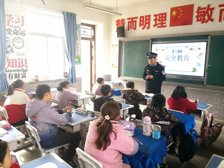 【原创】警校联动 守“未”成长——平凉市崇信县公安局未成年人思想道德建设品牌_fororder_微信图片_20240311144522