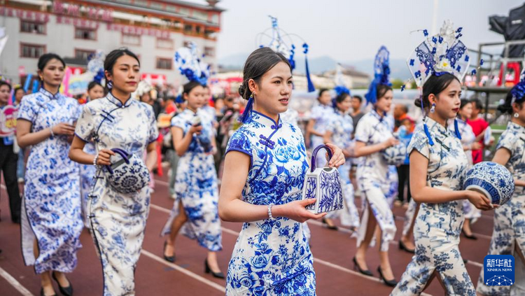 留学生们的“村超”之旅