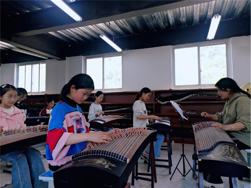 平顶山市鲁山县：乡村学校少年宫托起成才梦_fororder_图片1