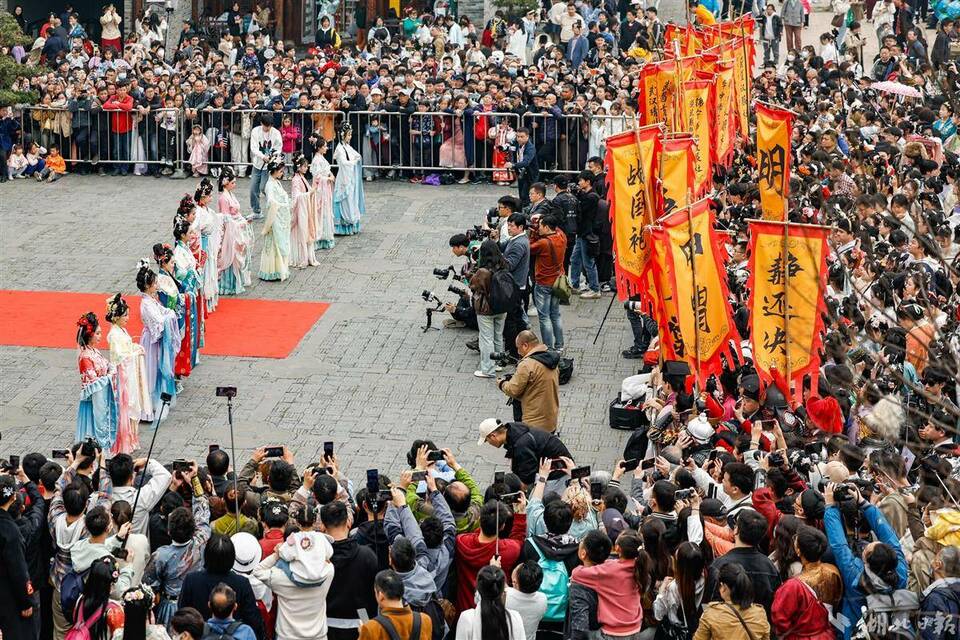 武汉园博园汉口里花朝节开幕