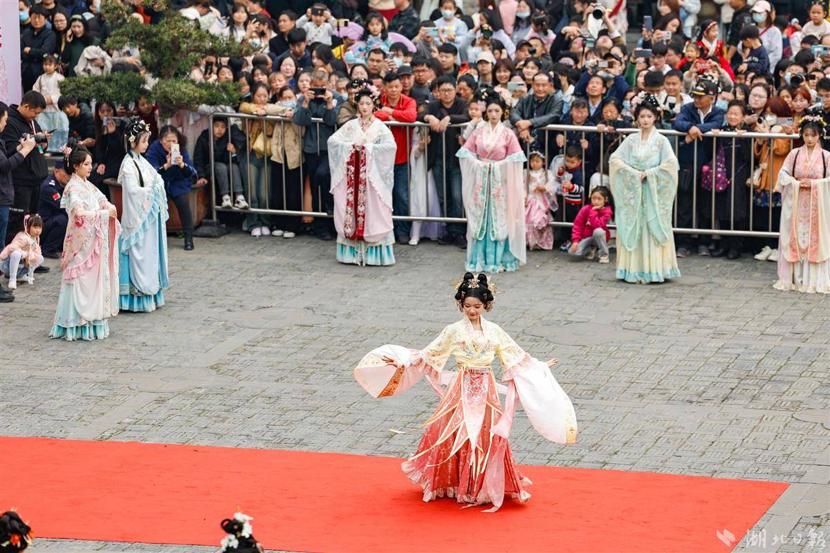 武汉园博园汉口里花朝节开幕