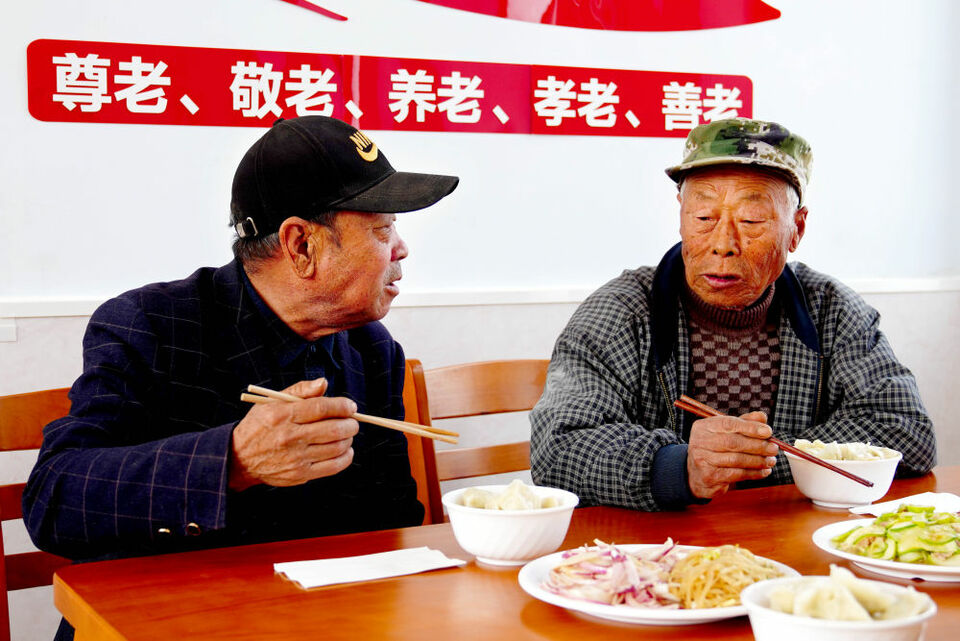 山东日照：幸福院（长者食堂）里的晚年生活