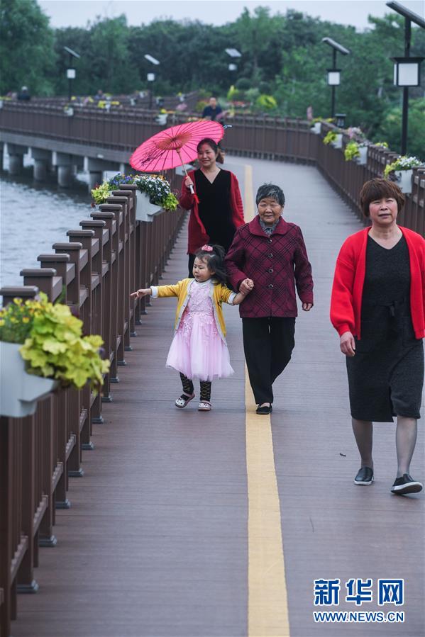 浙江塘栖镇：乡村百姓乐享春季乡村美景