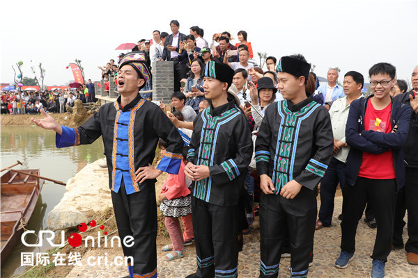 【唐已审】【供稿】【移动端】【贵港】【旅游文体】【八桂大地】（内容页标题）贵港港北区“三月三”各景点火爆  主要景点接待游客21.4万