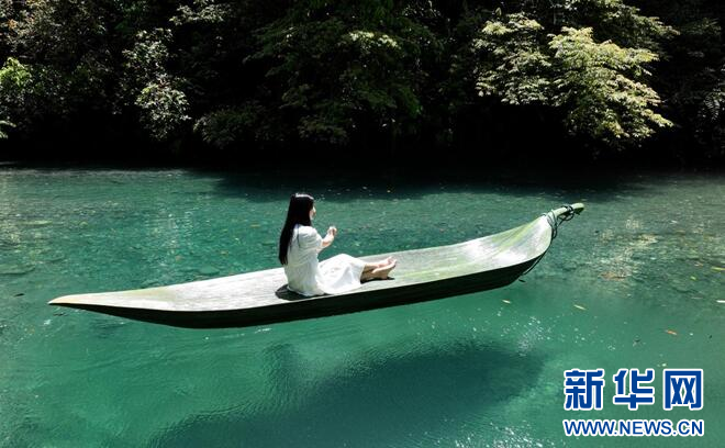 湖北鹤峰：“箬叶”浮碧波