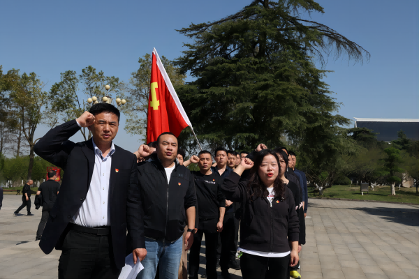 缅怀革命先烈 湖北洪湖烟草开展清明节主题党日活动_fororder_图片1(1)