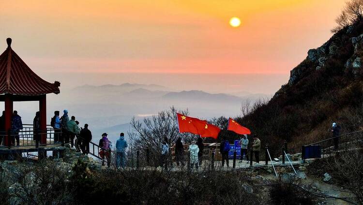 大连：大黑山日出美景醉游人