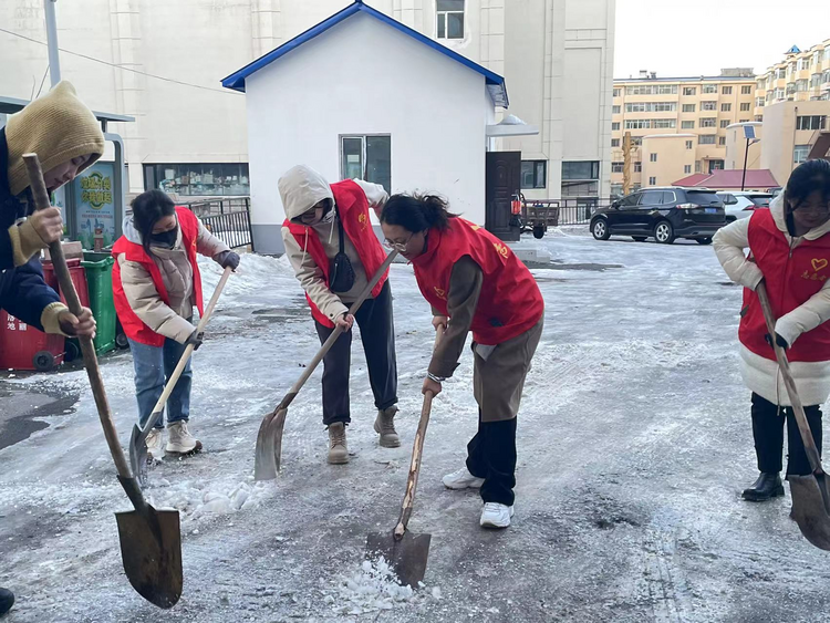 黑龙江抚远市委编办搭建红色议事平台 点燃物业服务“红色引擎”_fororder_图片1