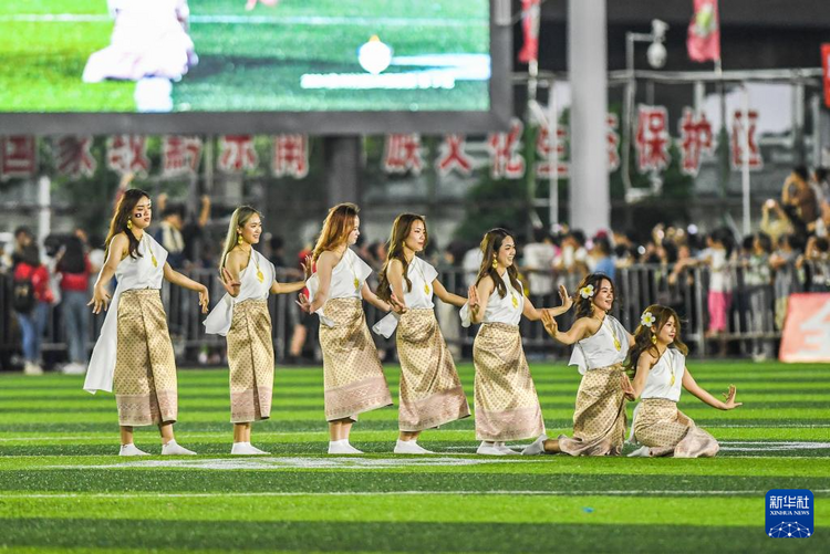 留学生们的“村超”之旅