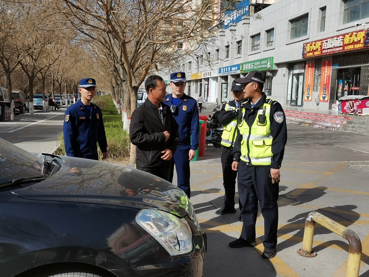 【原创】甘肃玉门：消防救援大队携手交警部门为“生命通道”消消“堵”_fororder_lQDPKeXJy2CE9lnNC7jND6Cw0qpywr84DK0GAjDoC5fHAA_4000_3000