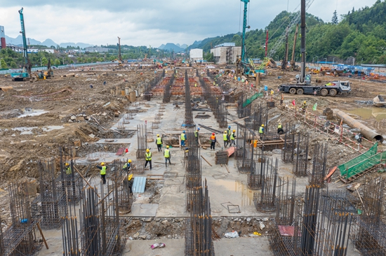 六盘水市水城化工园区获批按贵州省新建化工园区进行培育_fororder_园区2号焦炉基础施工。聂康 摄 (航拍图)