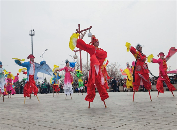 共赴梨花春宴 锦州北镇市第34届梨花节浪漫启幕_fororder_北镇梨花3