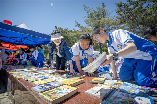 延边州安图县开展“弘扬传统文化 传承民族精神”全民阅读推广活动_fororder_吉林安图1