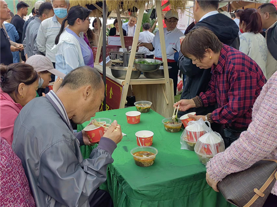 信阳罗山：赶一场“毛尖市集” 唱一出非遗大戏_fororder_图片4