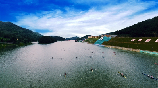 贵州绥阳：“五一”玩法上新 打开文旅消费新方式_fororder_卧龙湖风光（绥阳县融媒体中心供图）