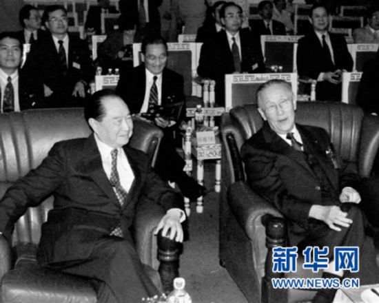 25年了！这场跨越海峡的握手，影响至今…