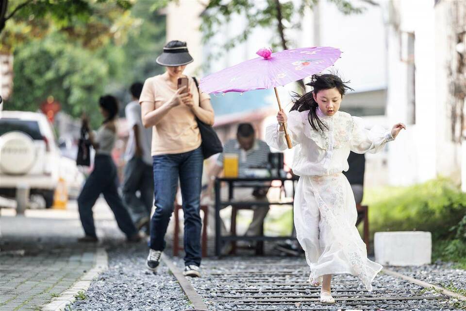 武汉市汉阳老街巷“变身”网红景点