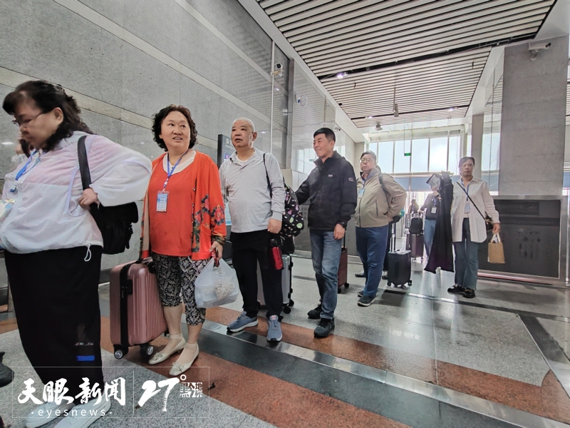 “多彩贵州号”贵阳—老挝万象旅游专列首发｜贵州首个跨境旅游专列