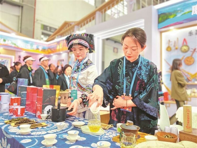 全国各地优秀乡村工匠齐聚贵阳展演交流 大师名家亮绝活 妙手匠心促振兴_fororder_f6f34de7-0137-4e16-aea4-d02dbca03e3b