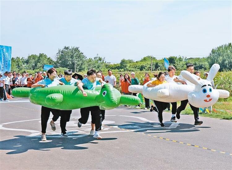 体育助力乡村振兴  西安市关中忙罢农民趣味运动会举行_fororder_微信图片_20240511090000