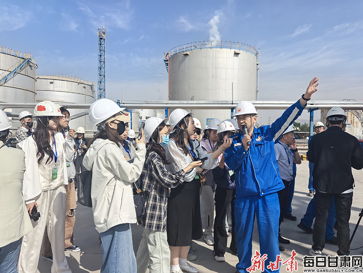 【2024甘肃生态环保行】碧水青山间履行陇原大地的“绿色之约”——2024年全国重点网络媒体甘肃生态环保行主题采访活动圆满收官_fororder_5