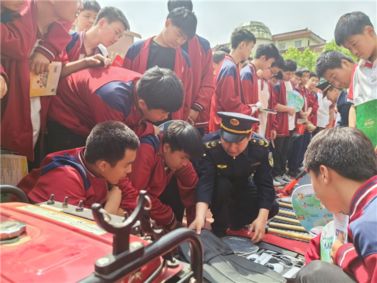 开封杞县举行“5·12”全国防灾减灾日、火灾警示宣传教育月启动仪式暨应急救援疏散实战演练活动_fororder_图片5