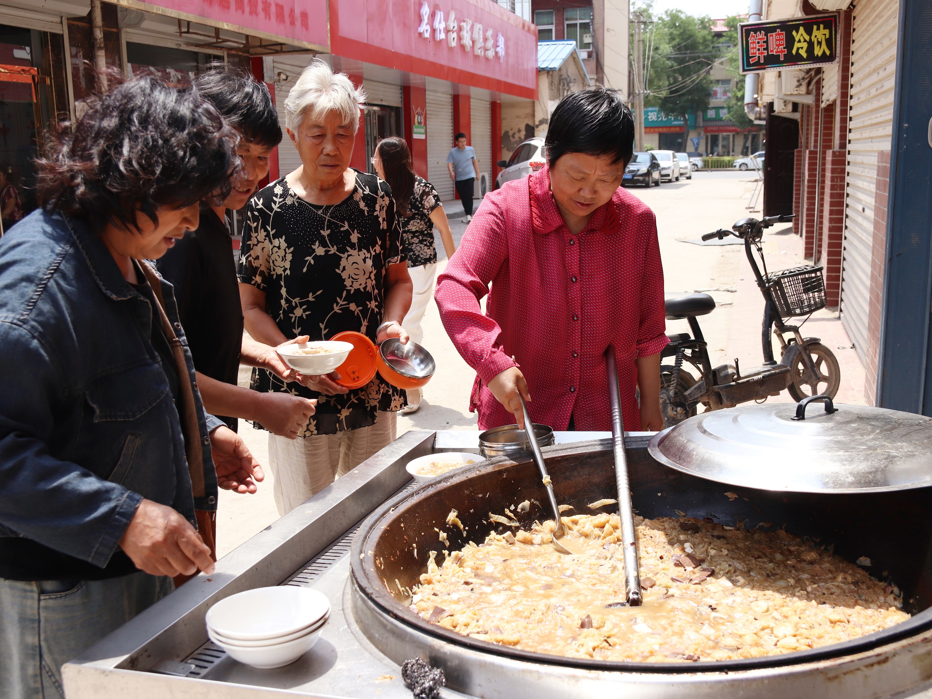 保定博野：社区食堂让老人享受幸福“食”光_fororder_2