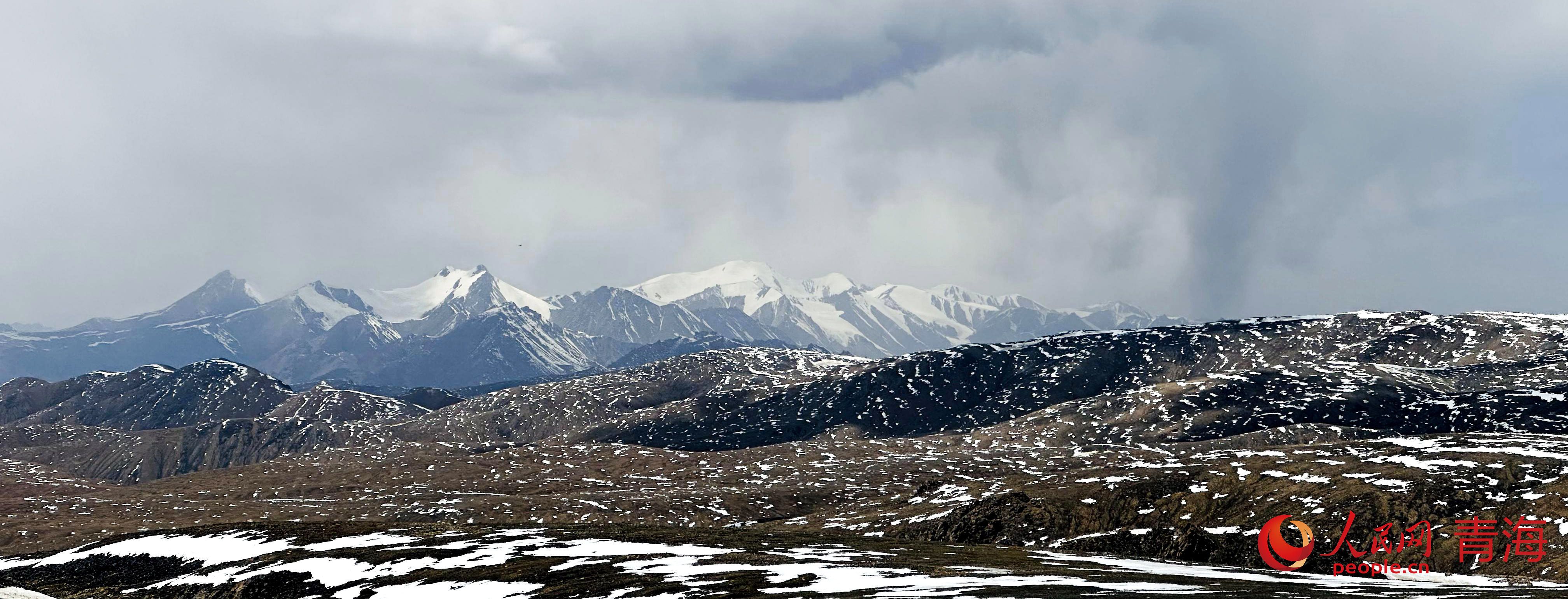 祁连山，在这雪山冰川间