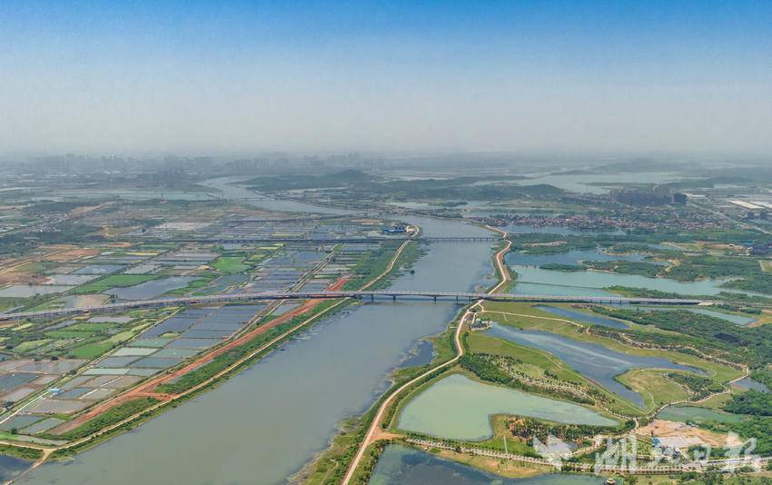 武汉经开区：水清岸绿 河畅景美