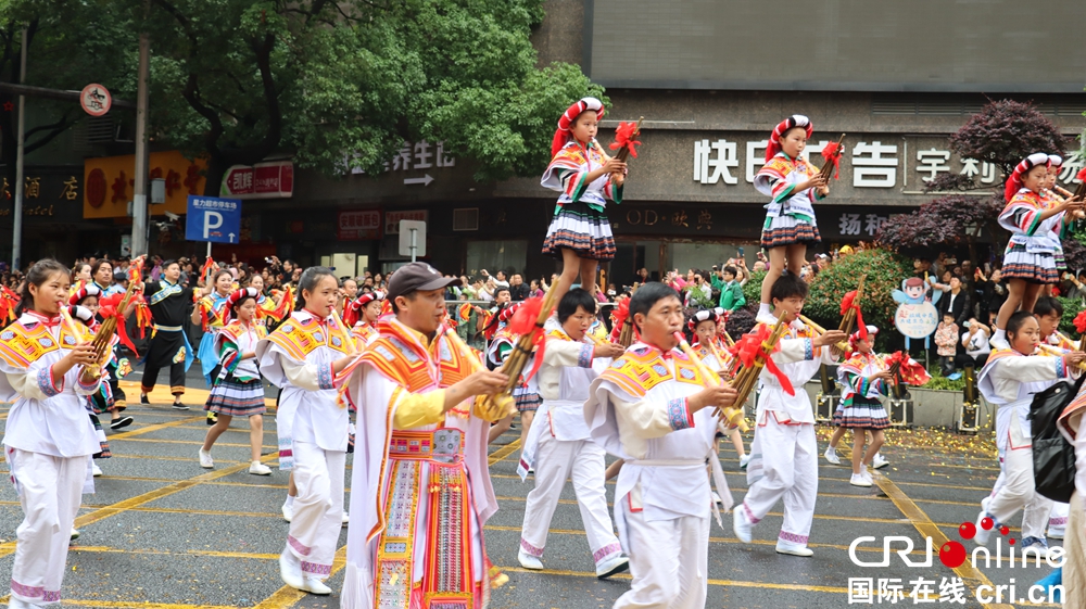 多图直击“娱”在贵阳·民族巡游大联欢 共赏“多彩贵州风”_fororder_IMG_5686.JPG