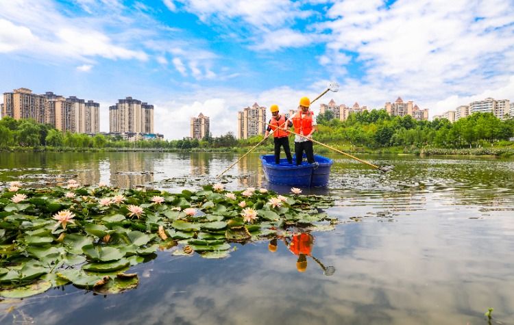 重庆垫江：清漂护碧水