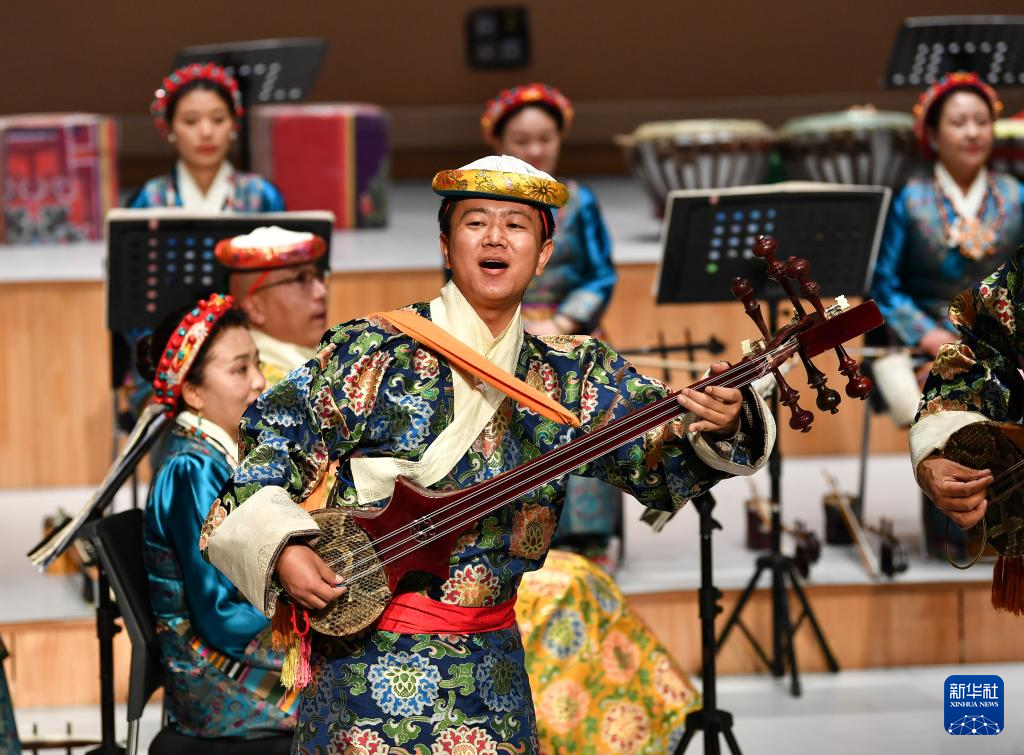 西藏传统民族音乐会精彩上演