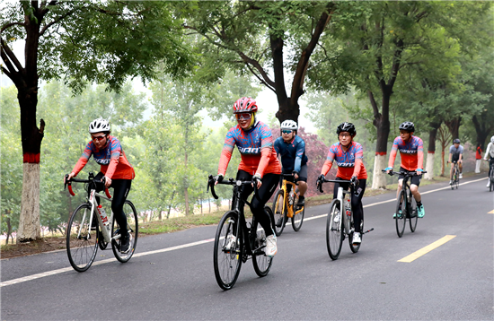 中国自行车运动骑游大会暨第五届骑豫·问鼎中原自行车骑游大会在开封兰考开赛_fororder_图片2